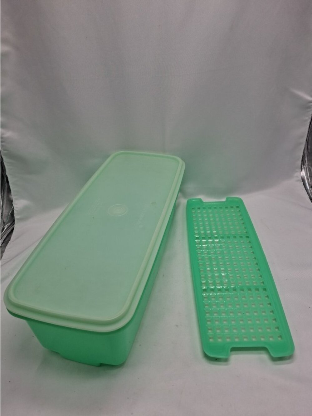 Vintage Tupperware Celery, Veg. Crisper /Bread Keeper Jade Green #782,783, 784